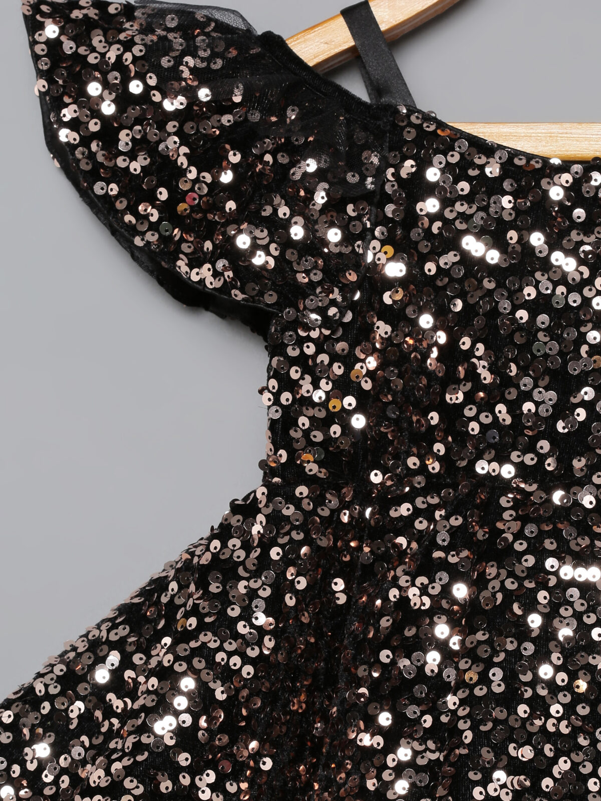 3 9 Black Sequins Structured Gown